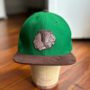 2013 Mitchell & Ness NHL Vintage Hockey strap back Chicago Blackhawks hat